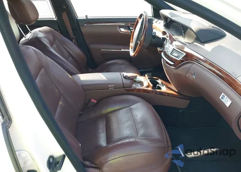 2013 Mercedes-Benz S 400 Hybrid z USA, uszkodzony, nr VIN WDDNG9FB6DA511118